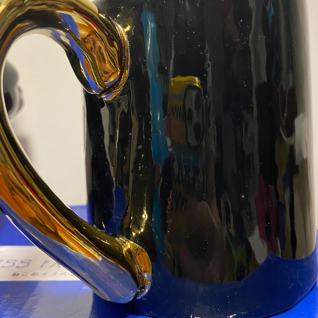 Black and White Kissing Cat Mugs Sample Sale S