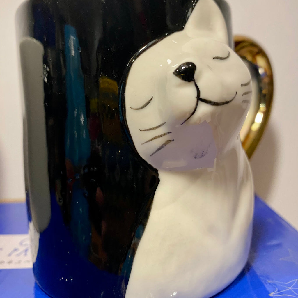 Black and White Kissing Cat Mugs Sample Sale W