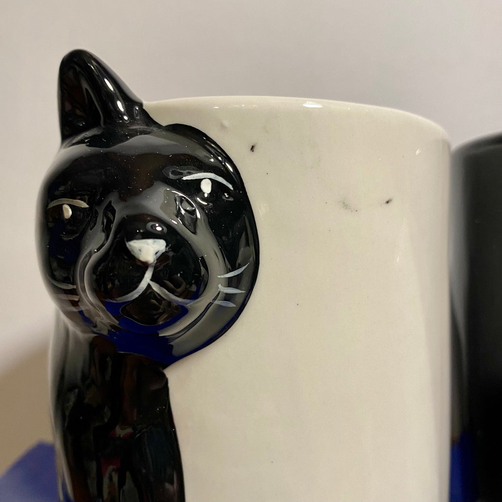 Black and White Kissing Cat Mugs Sample Sale Y