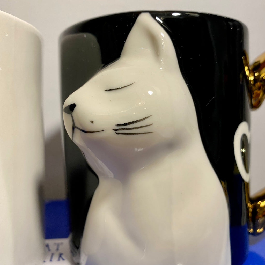 Black and White Kissing Cat Mugs Sample Sale Y