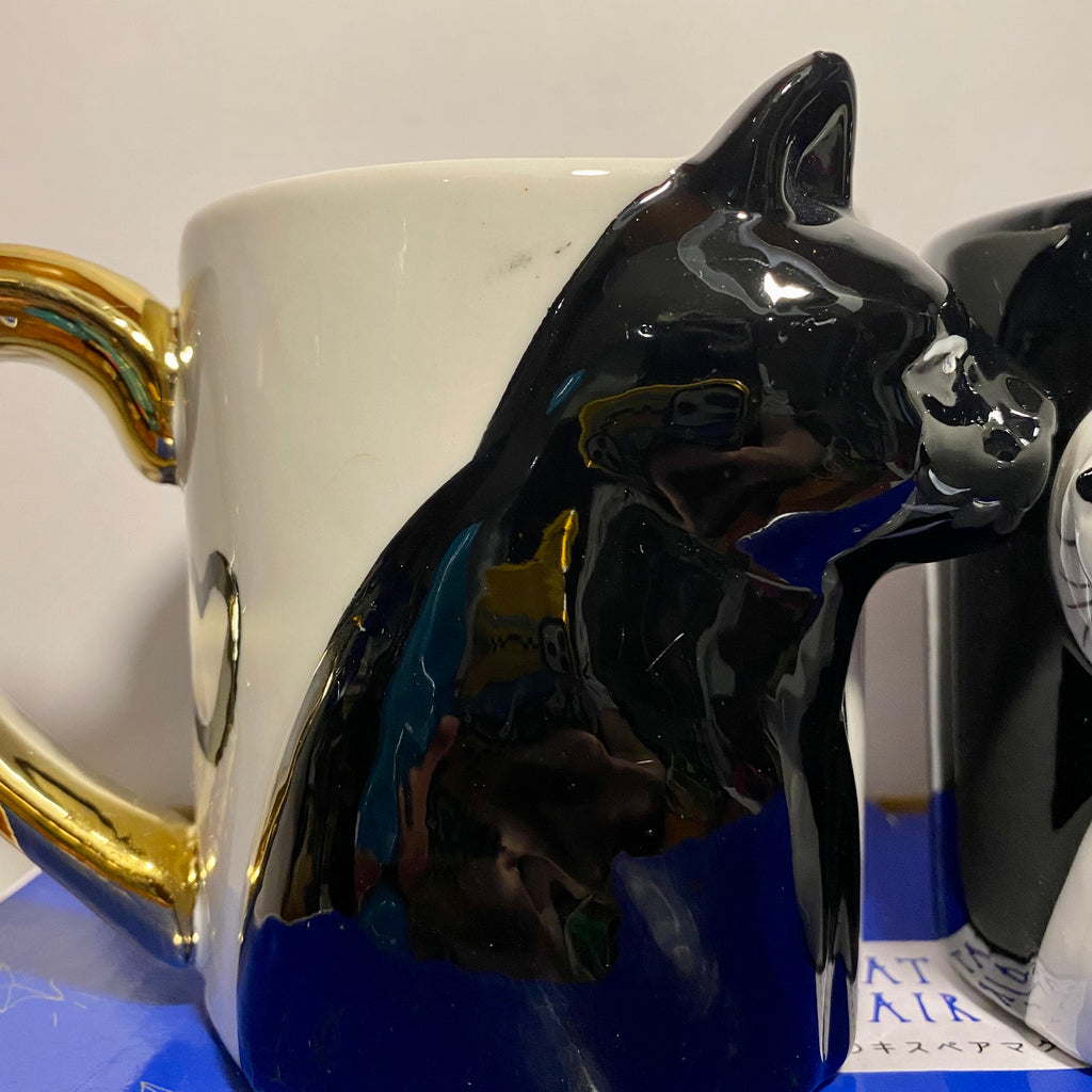 Black and White Kissing Cat Mugs Sample Sale V